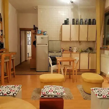 Fg 1861 ホステル サラエヴォ