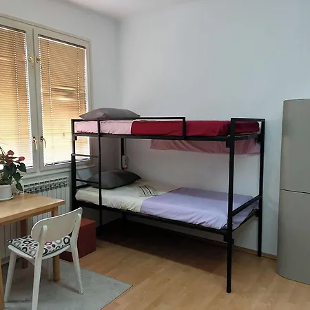 Fg 1861 ホステル *